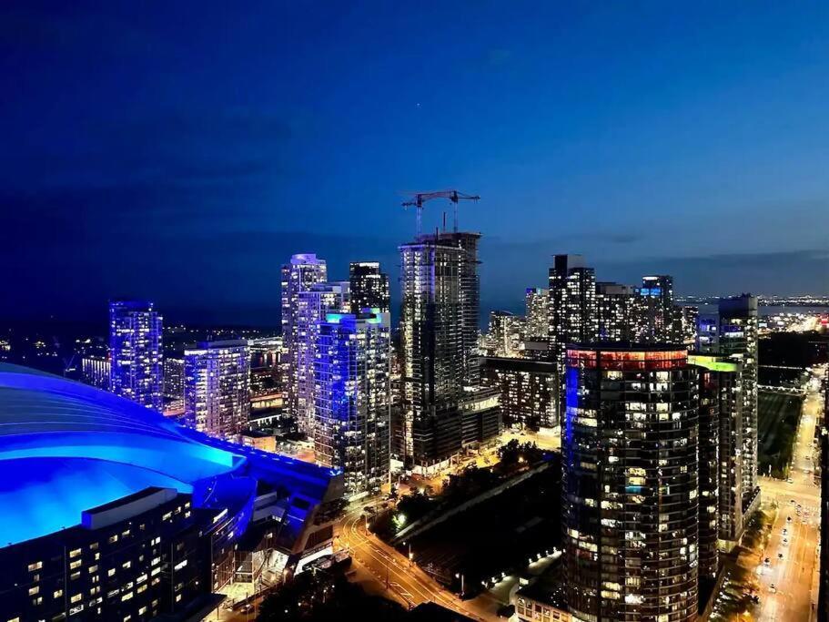 Cn Lovers Toronto Luaran gambar